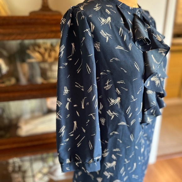 Anthropologie Silence and Noise blouse with half way down buttons and ruffles - Picture 8 of 9